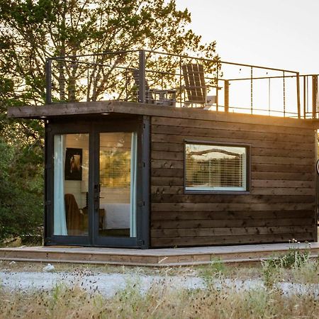 New The Perry Cozy Container Home Фредериксберг Экстерьер фото