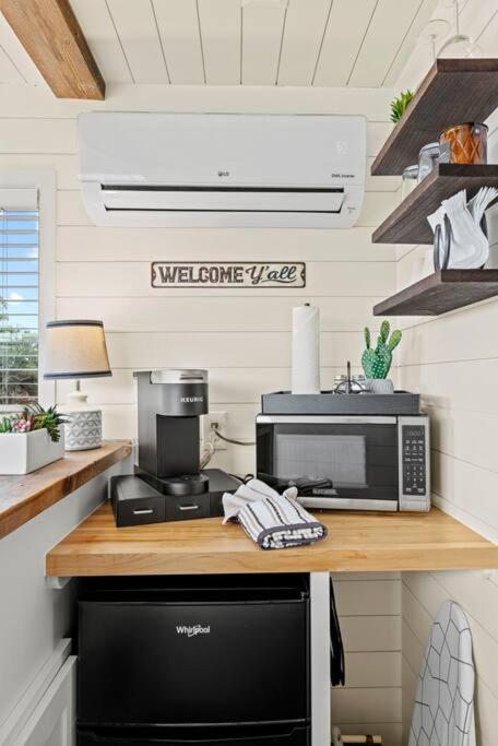 New The Perry Cozy Container Home Фредериксберг Экстерьер фото