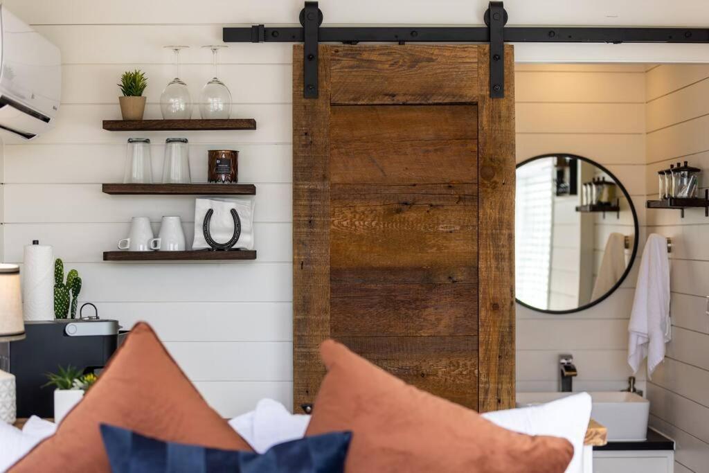 New The Perry Cozy Container Home Фредериксберг Экстерьер фото