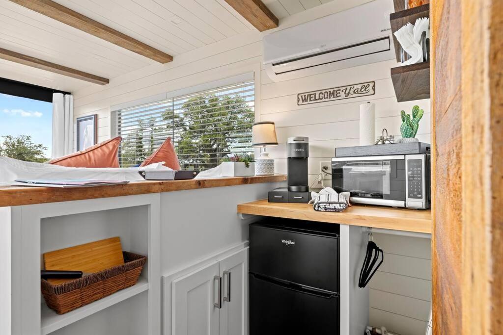 New The Perry Cozy Container Home Фредериксберг Экстерьер фото